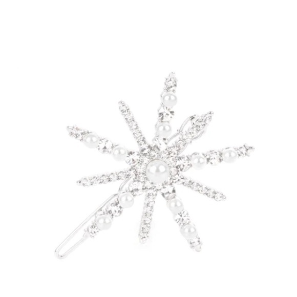 Paparazzi Leading Luminary White Hair Clip - Picture 1 of 1